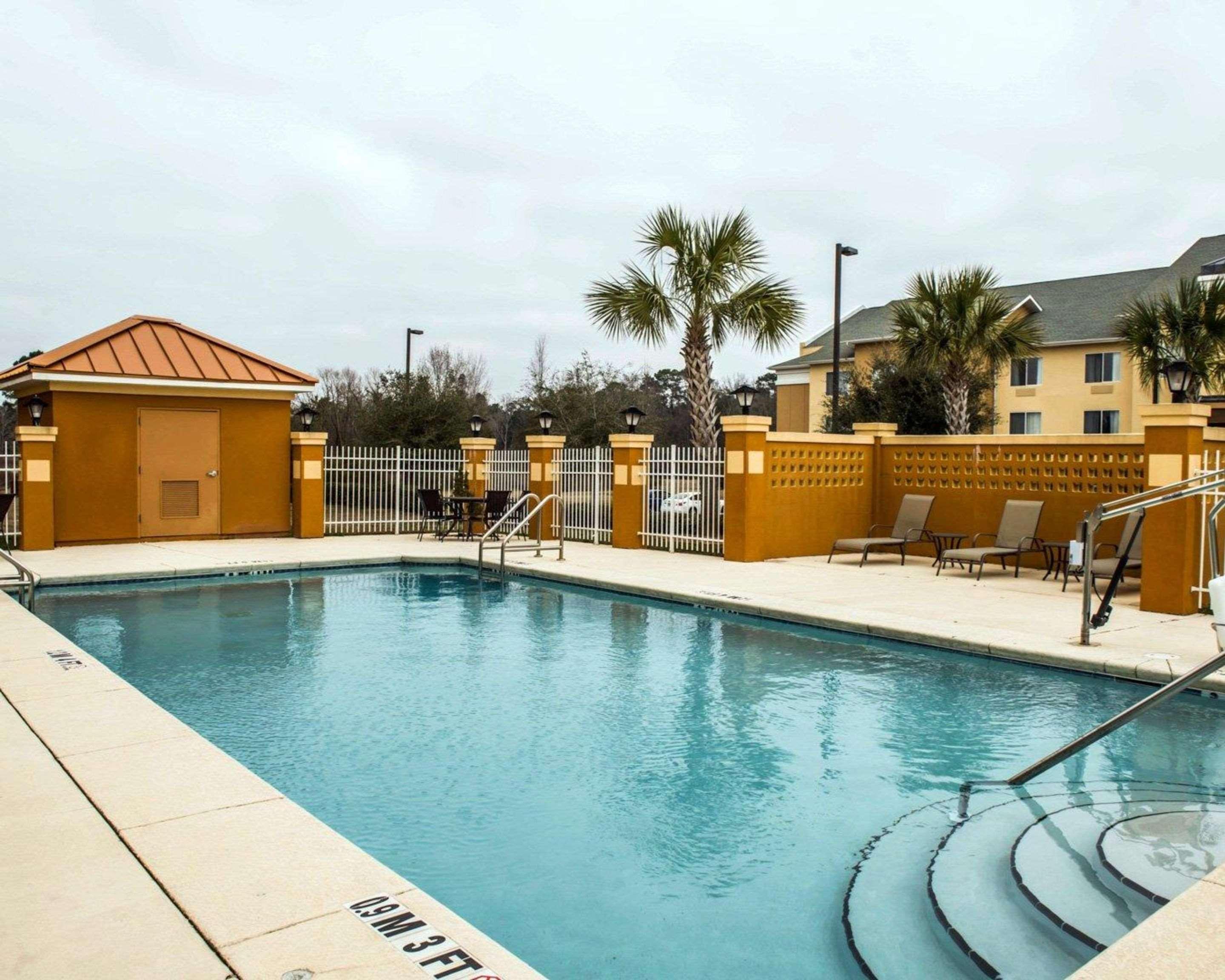 Comfort Inn & Suites Marianna I-10 Exterior photo