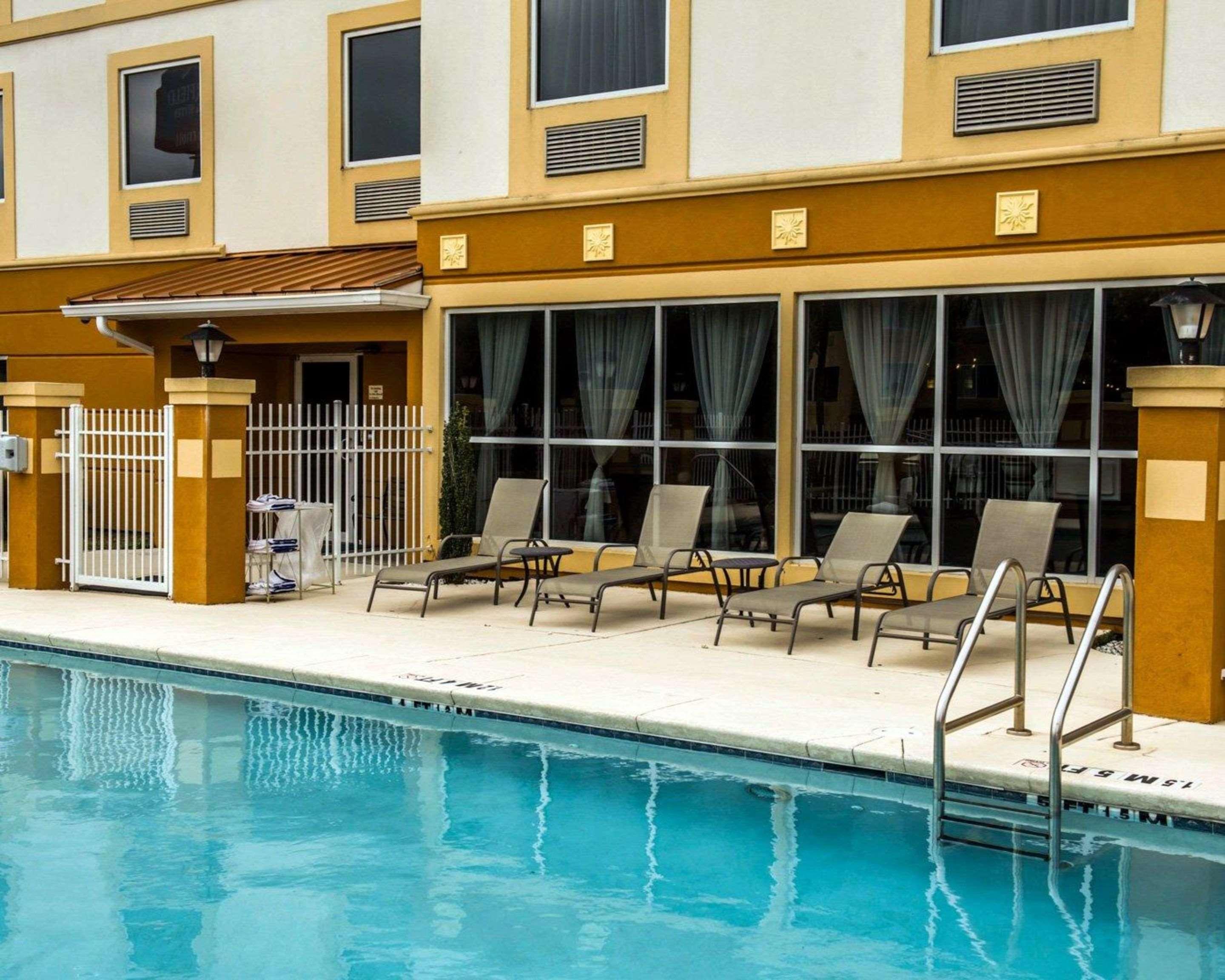 Comfort Inn & Suites Marianna I-10 Exterior photo